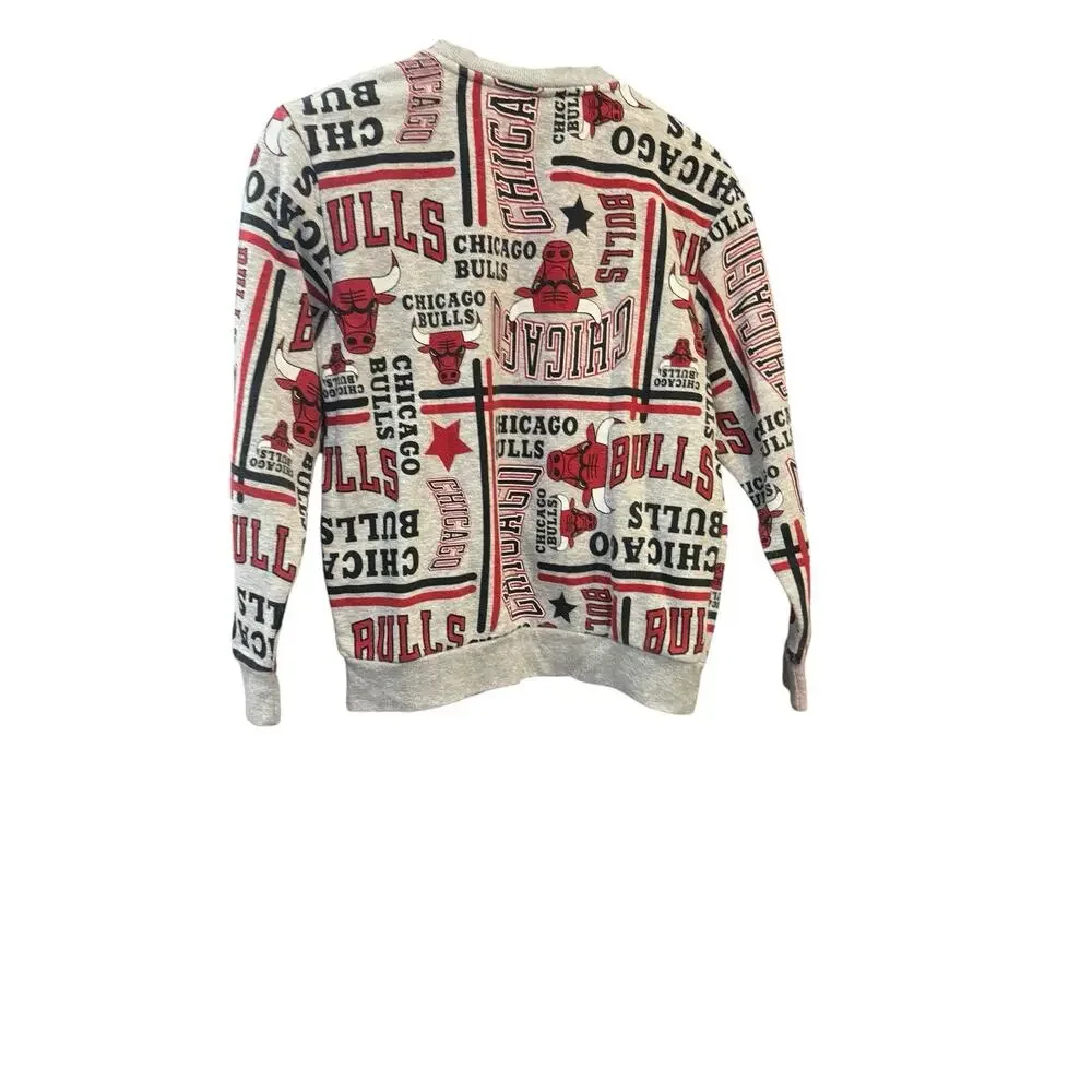 NBA Chicago Bulls Boys Logo Mascot Retro Sweatshirt Medium 10-12
